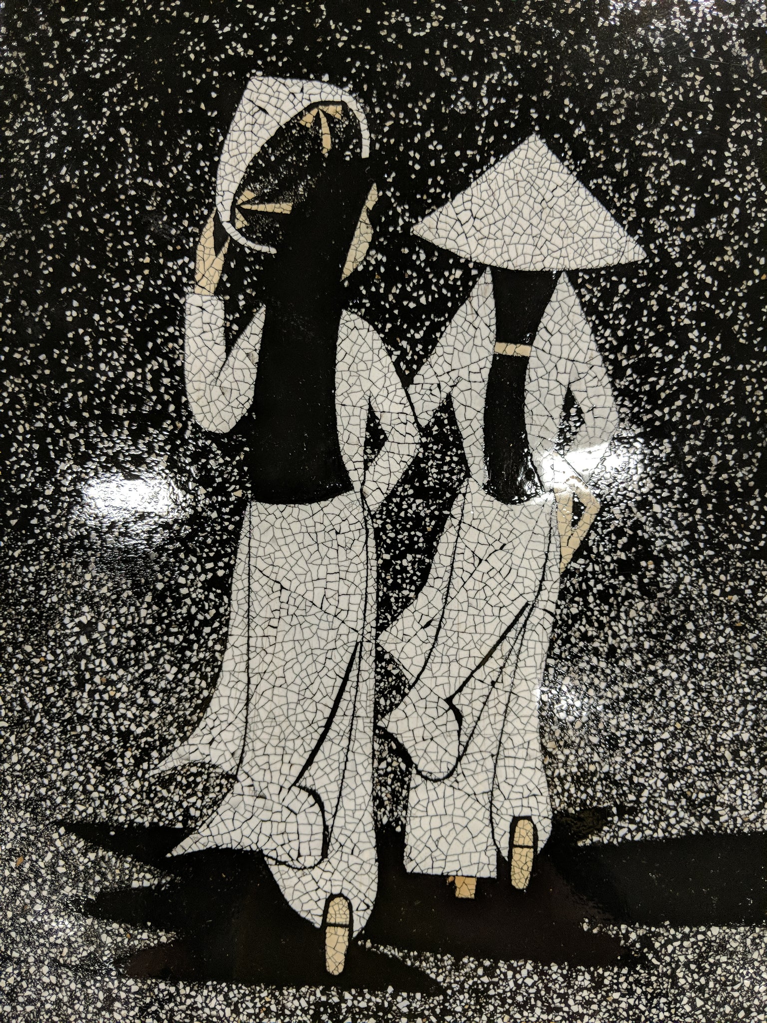 Vietnamese Girls Dressed in Ao Dai Lacquer